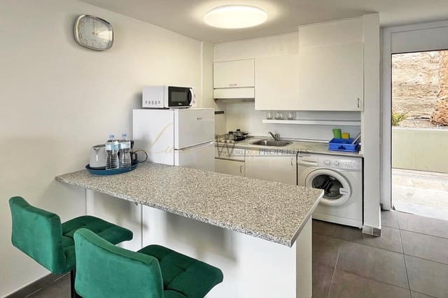 1 slaapkamer Flat te koop in Torviscas Bajo, Adeje met zwembad garage - € 285.000 (Ref: 9838645)