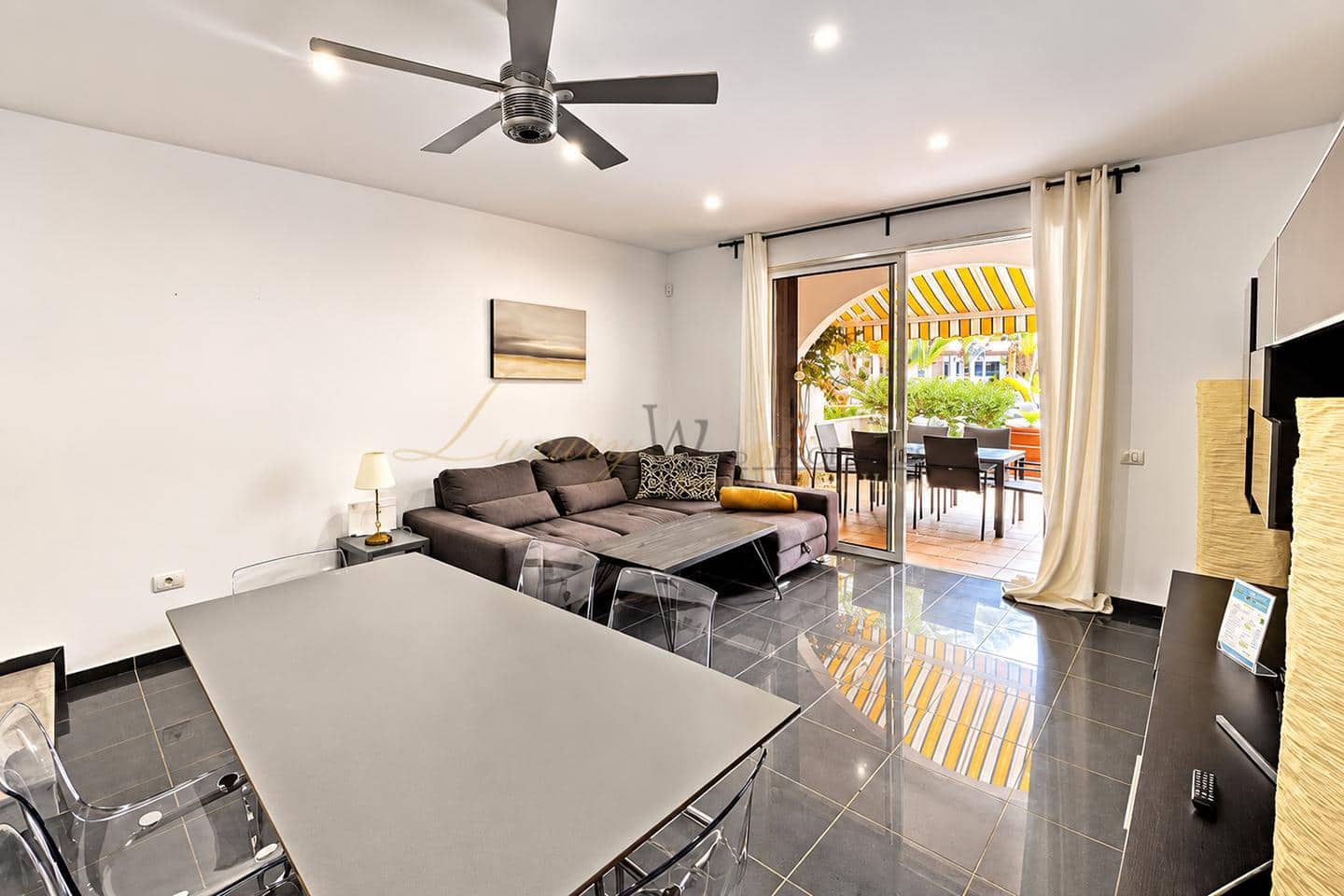 3 bedroom Villa for sale in Playa de las Americas with pool - € 1,590,000 (Ref: 9844468)