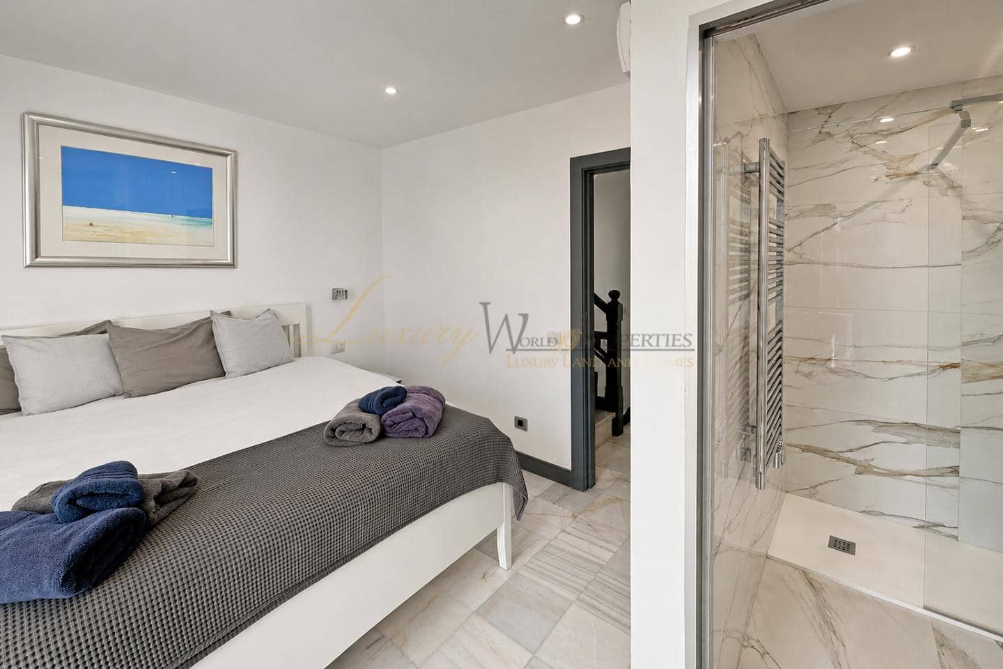3 bedroom Villa for sale in Playa de las Americas with pool - € 1,590,000 (Ref: 9844468)