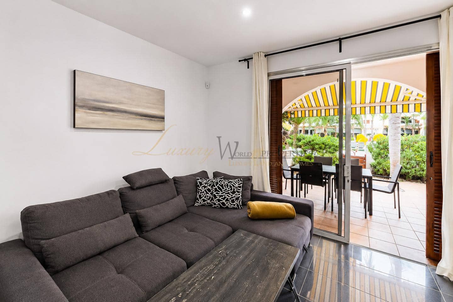 3 bedroom Villa for sale in Playa de las Americas with pool - € 1,590,000 (Ref: 9844468)