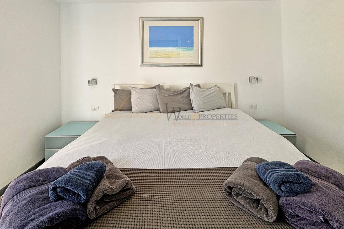 3 bedroom Villa for sale in Playa de las Americas with pool - € 1,590,000 (Ref: 9844468)
