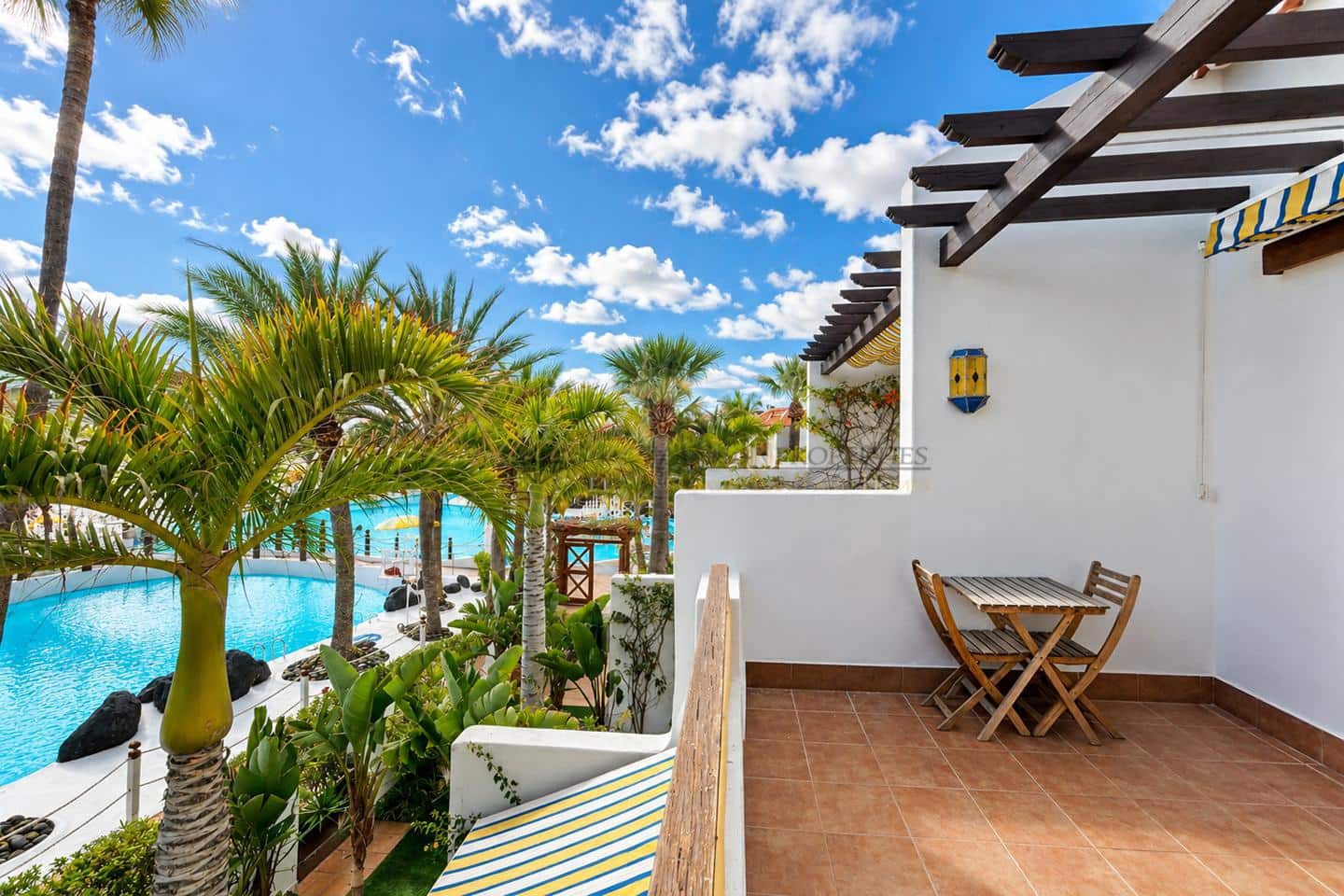 3 bedroom Villa for sale in Playa de las Americas with pool - € 1,590,000 (Ref: 9844468)