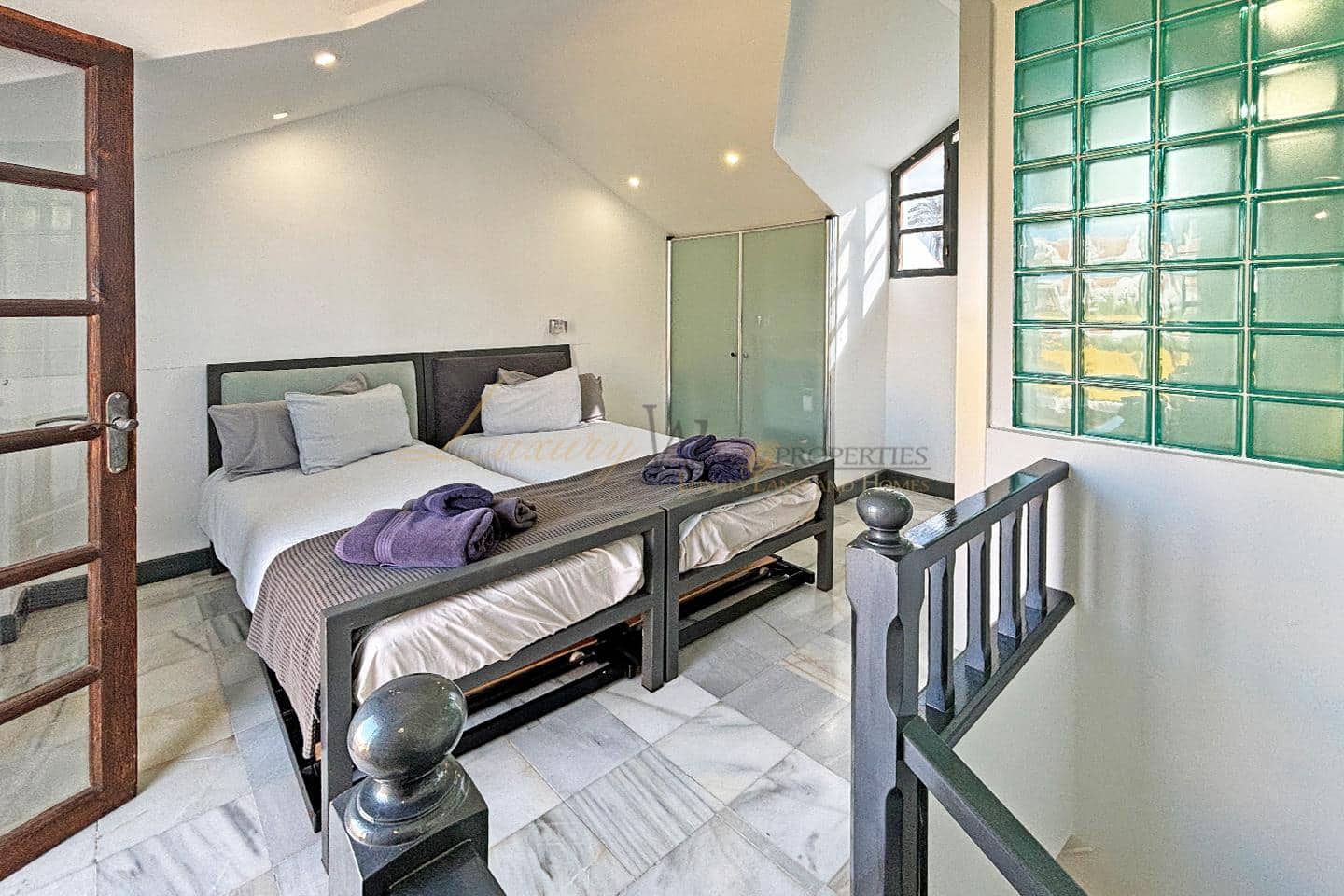 3 bedroom Villa for sale in Playa de las Americas with pool - € 1,590,000 (Ref: 9844468)