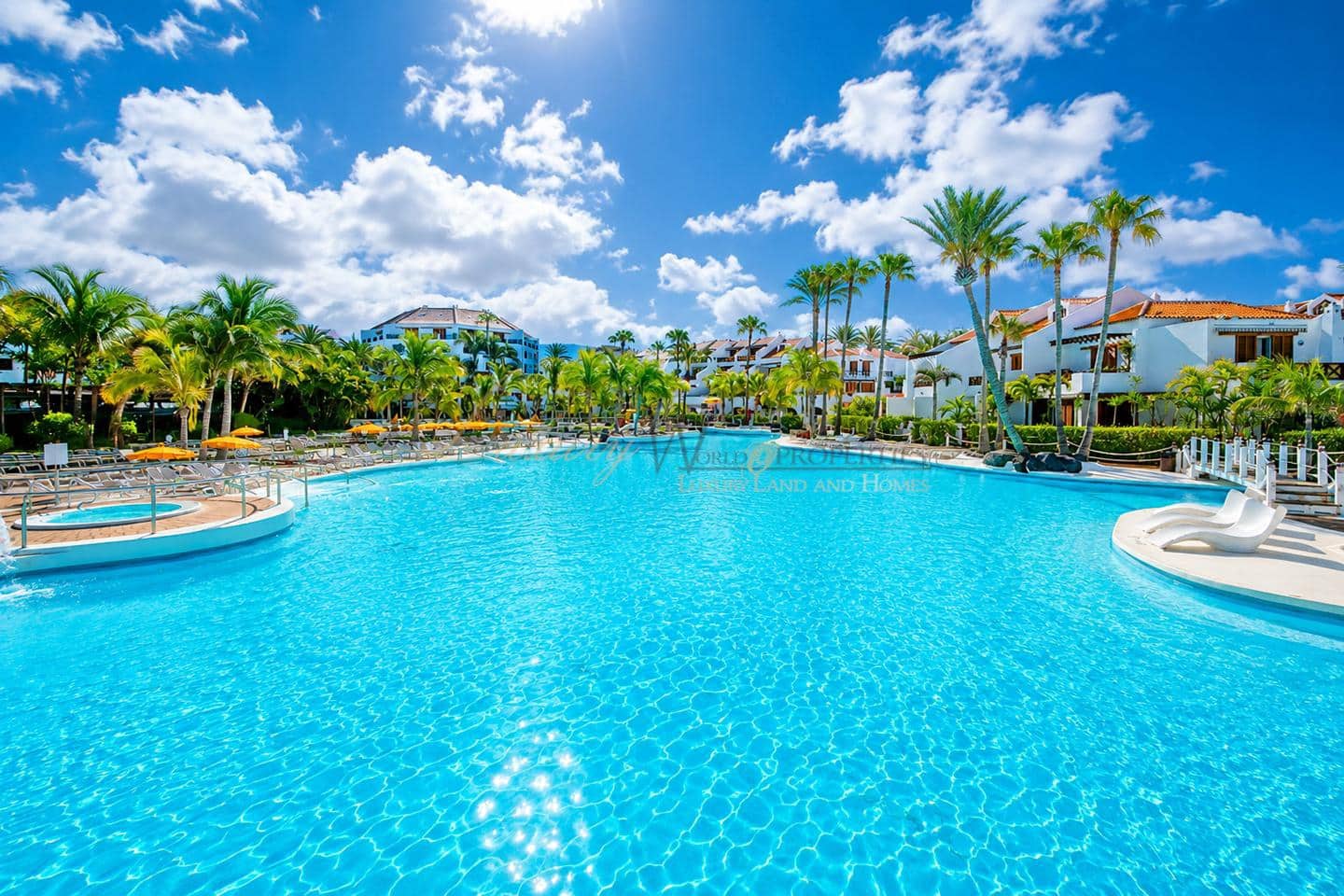 3 bedroom Villa for sale in Playa de las Americas with pool - € 1,590,000 (Ref: 9844468)
