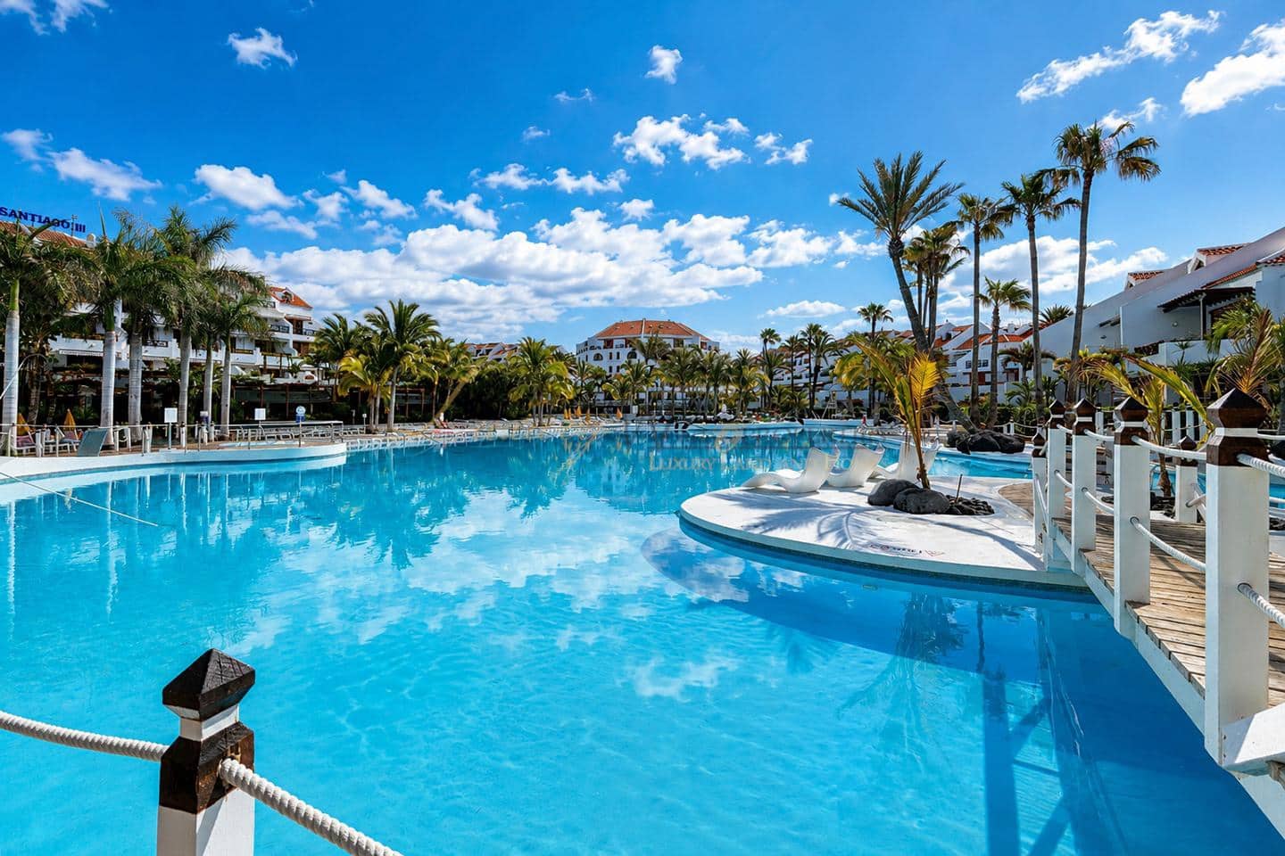 3 bedroom Villa for sale in Playa de las Americas with pool - € 1,590,000 (Ref: 9844468)