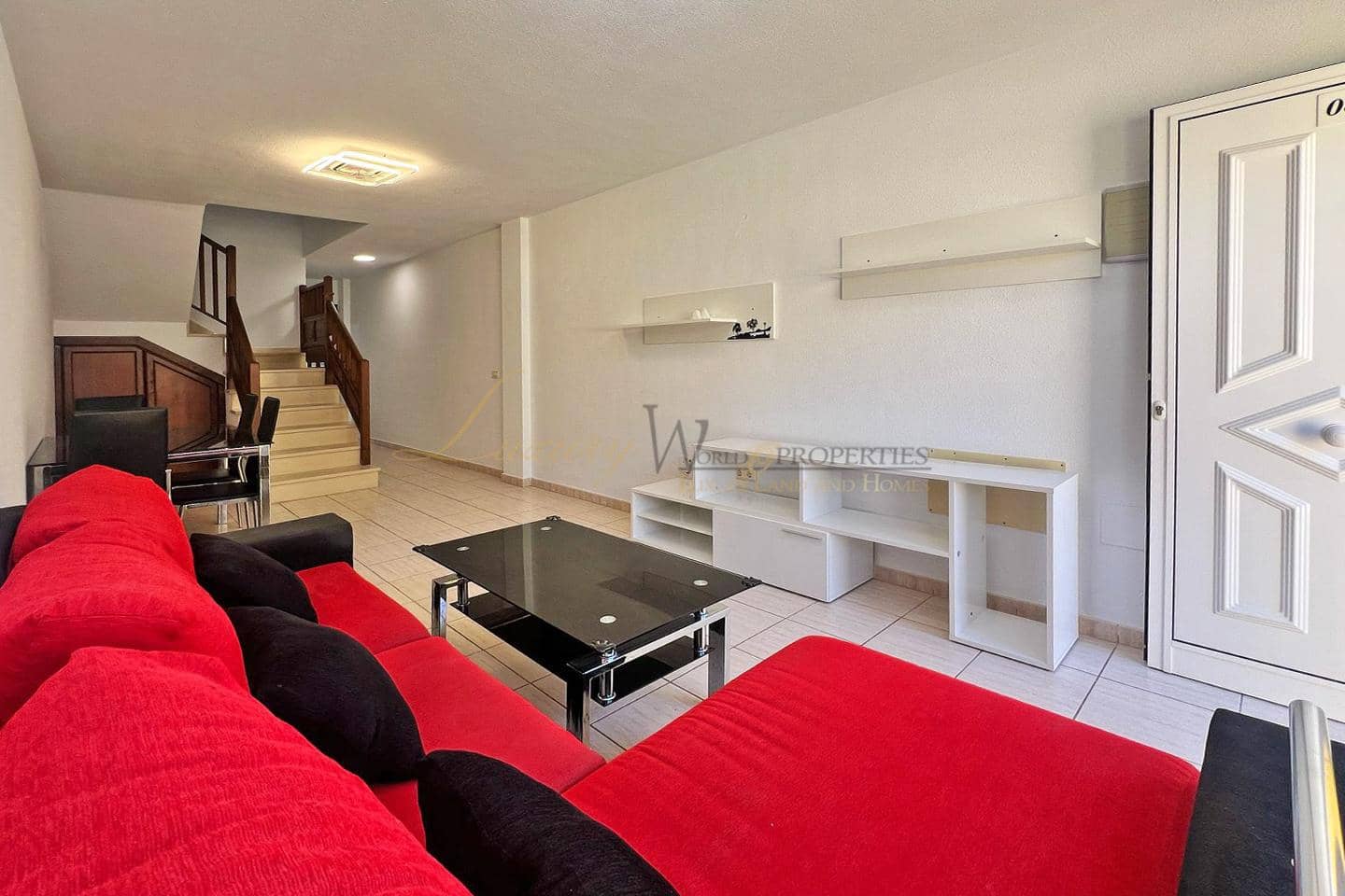 3 bedroom Villa for sale in Valle de San Lorenzo with garage - € 290,000 (Ref: 9844544)