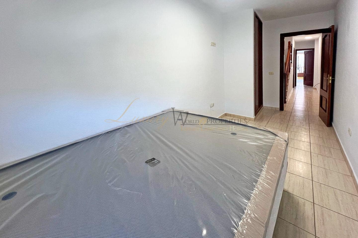 3 bedroom Villa for sale in Valle de San Lorenzo with garage - € 290,000 (Ref: 9844544)