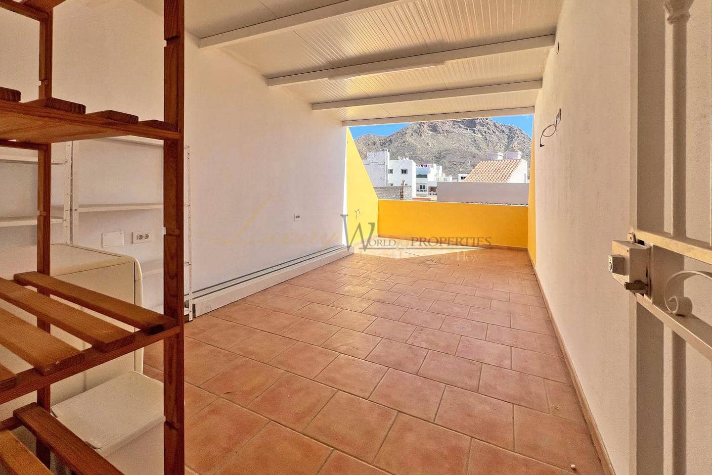 3 bedroom Villa for sale in Valle de San Lorenzo with garage - € 290,000 (Ref: 9844544)