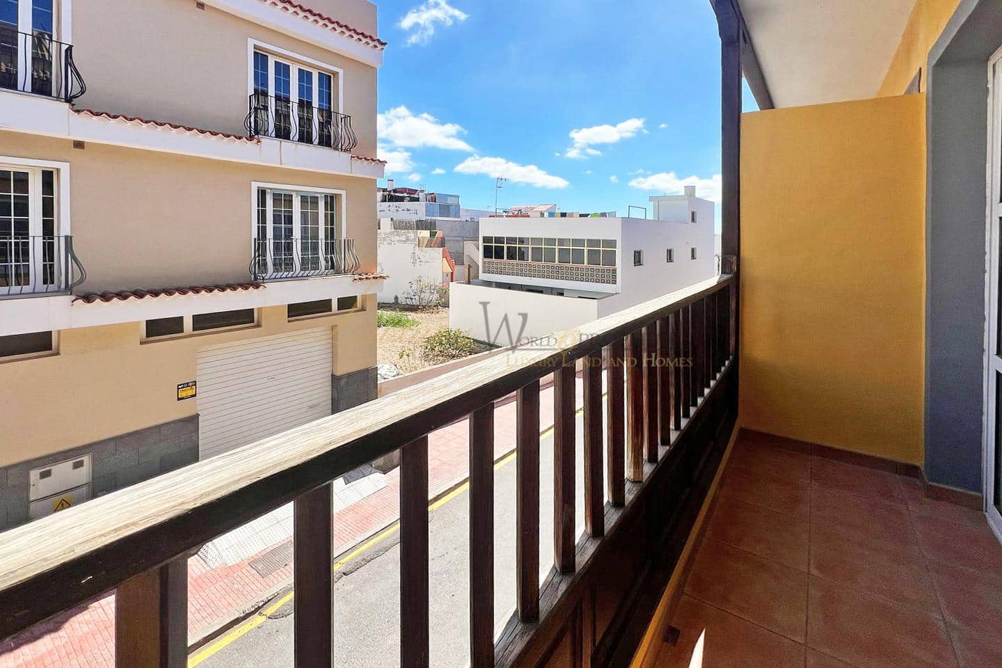 3 bedroom Villa for sale in Valle de San Lorenzo with garage - € 290,000 (Ref: 9844544)