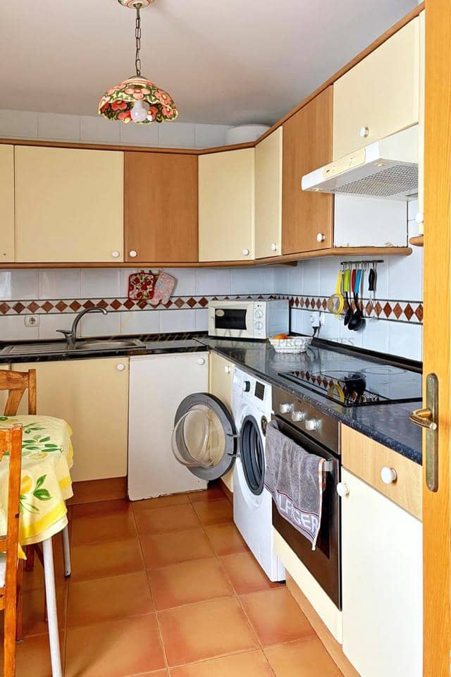 3 makuuhuone Asunto myytävänä paikassa Los Cristianos mukana uima-altaan - 350 000 € (Ref: 9854569)