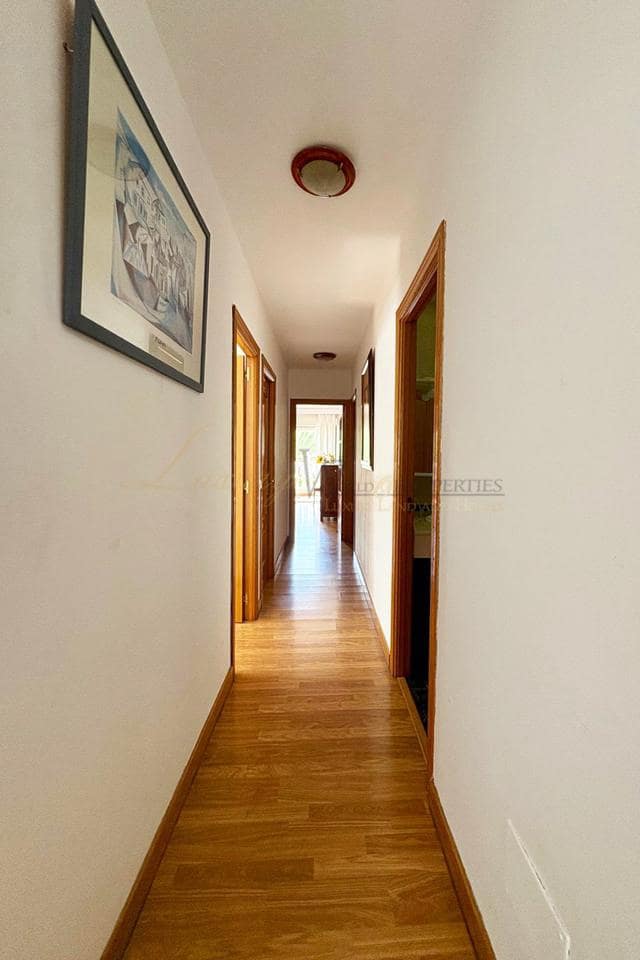 3 makuuhuone Asunto myytävänä paikassa Los Cristianos mukana uima-altaan - 350 000 € (Ref: 9854569)