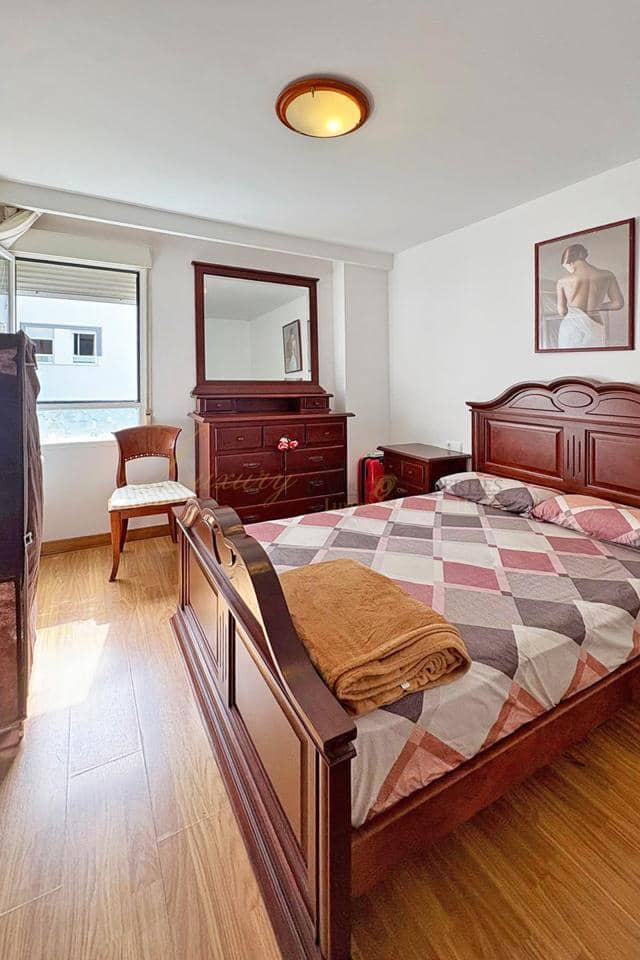 3 makuuhuone Asunto myytävänä paikassa Los Cristianos mukana uima-altaan - 350 000 € (Ref: 9854569)