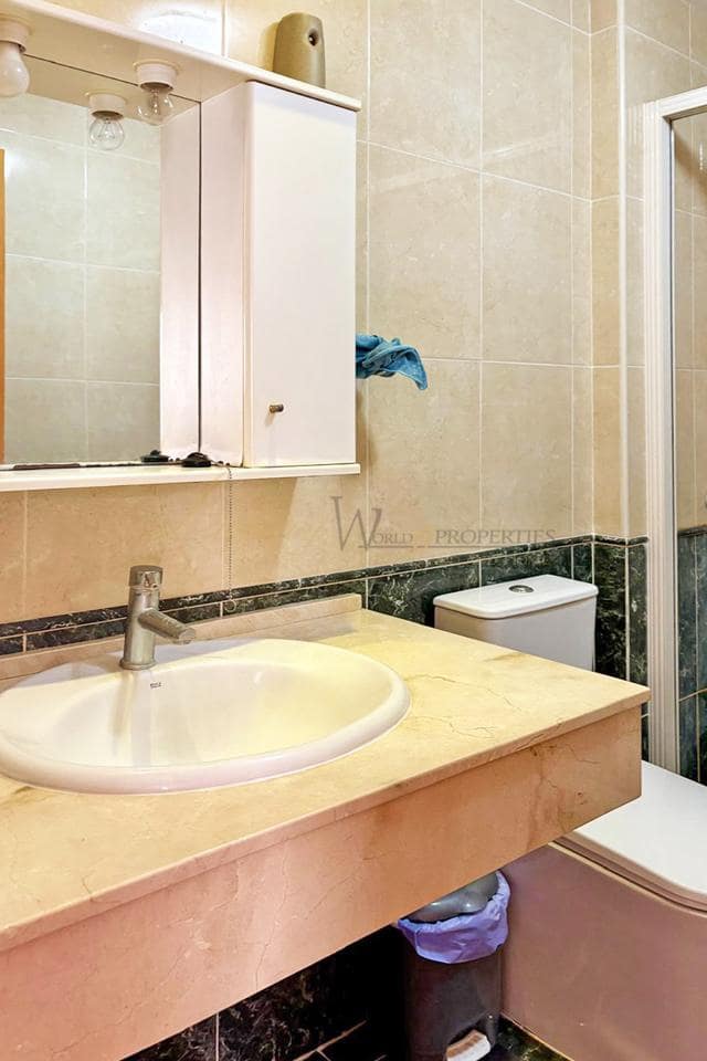 3 makuuhuone Asunto myytävänä paikassa Los Cristianos mukana uima-altaan - 350 000 € (Ref: 9854569)