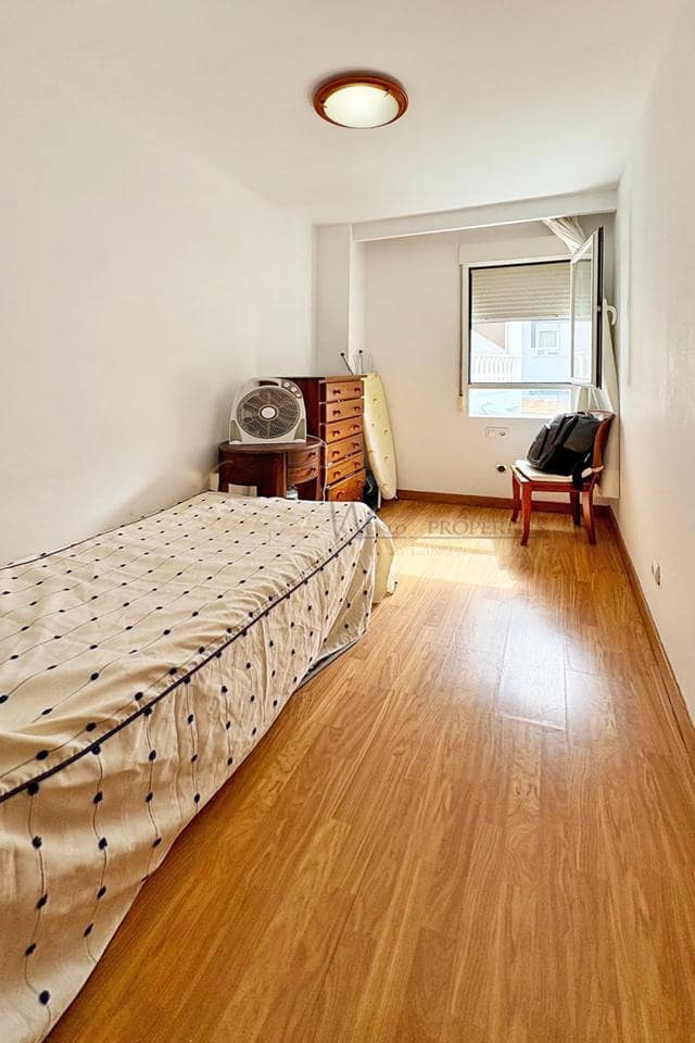 3 makuuhuone Asunto myytävänä paikassa Los Cristianos mukana uima-altaan - 350 000 € (Ref: 9854569)