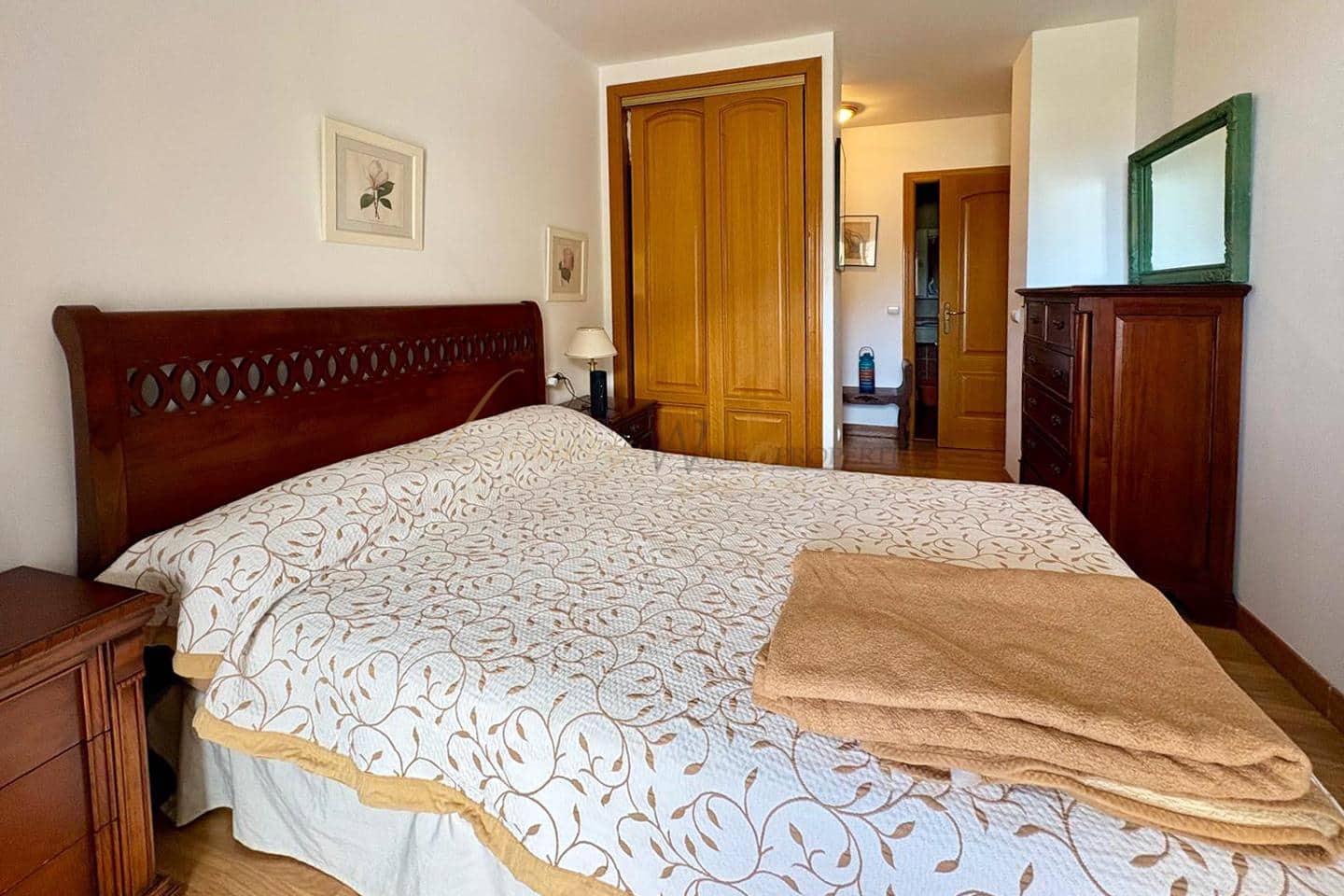 3 makuuhuone Asunto myytävänä paikassa Los Cristianos mukana uima-altaan - 350 000 € (Ref: 9854569)