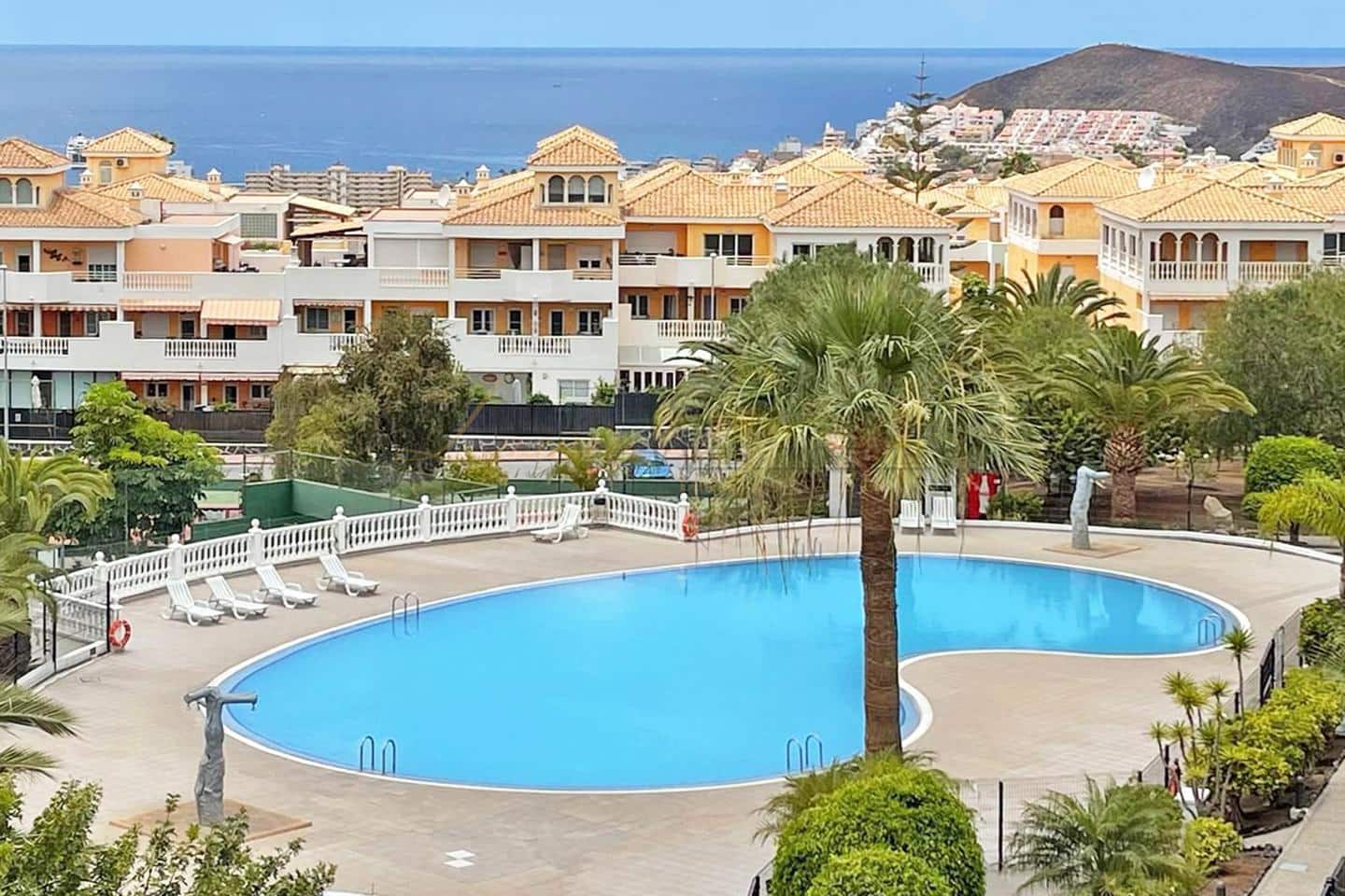 3 makuuhuone Asunto myytävänä paikassa Los Cristianos mukana uima-altaan - 350 000 € (Ref: 9854569)