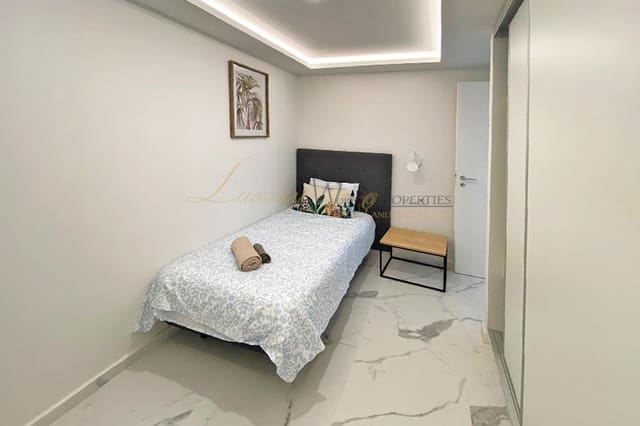 2 chambre Appartement à vendre à Los Cristianos, Arona avec piscine - 330 000 € (Ref: 9875306)