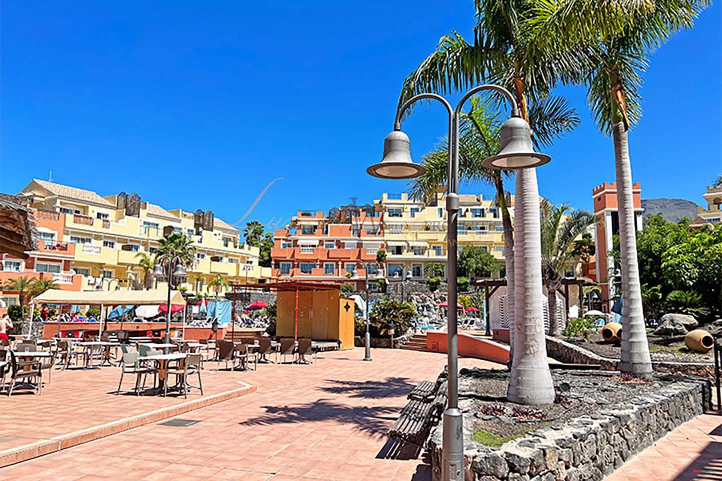 2 chambre Appartement à vendre à Los Cristianos avec piscine - 330 000 € (Ref: 9875306)