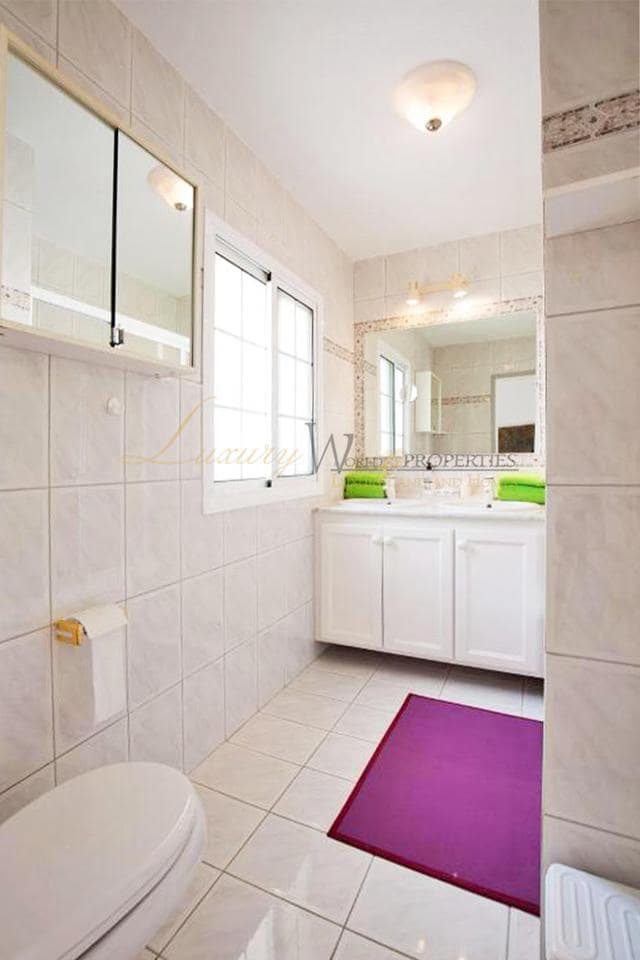 3 camera da letto Villa in vendita in Costa Adeje con piscina garage - 820.000 € (Rif: 9875307)