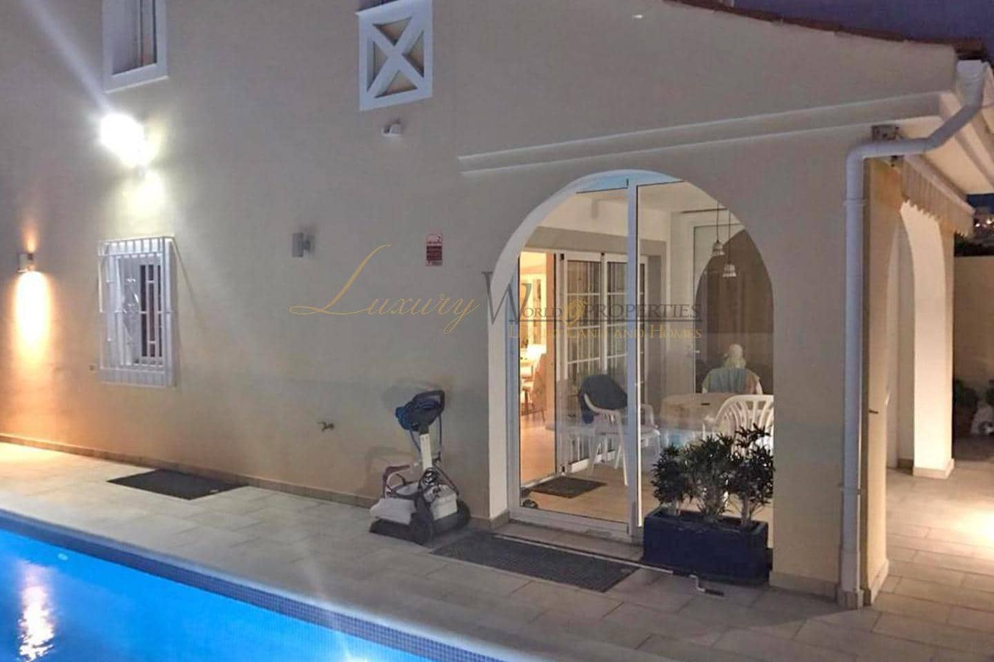 3 camera da letto Villa in vendita in Costa Adeje con piscina garage - 820.000 € (Rif: 9875307)