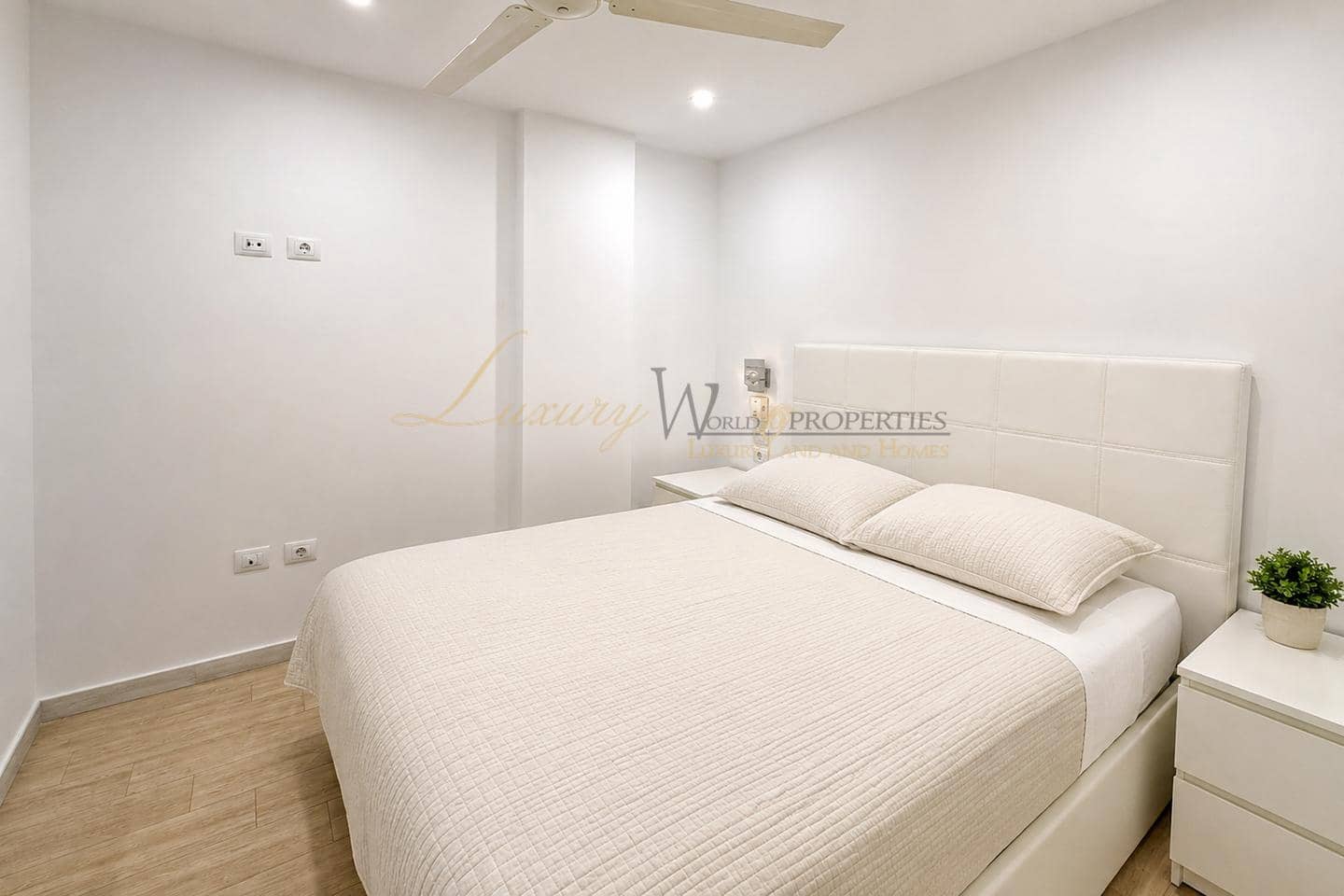 2 chambre Appartement à vendre à Los Cristianos avec piscine - 385 000 € (Ref: 9877100)