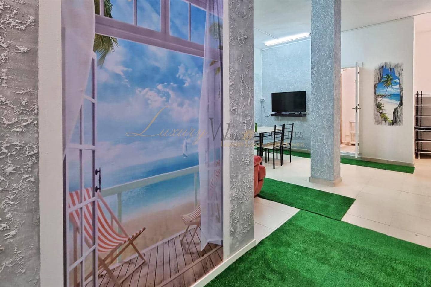 3 bedroom Business for sale in Los Cristianos - € 185,000 (Ref: 9883564)