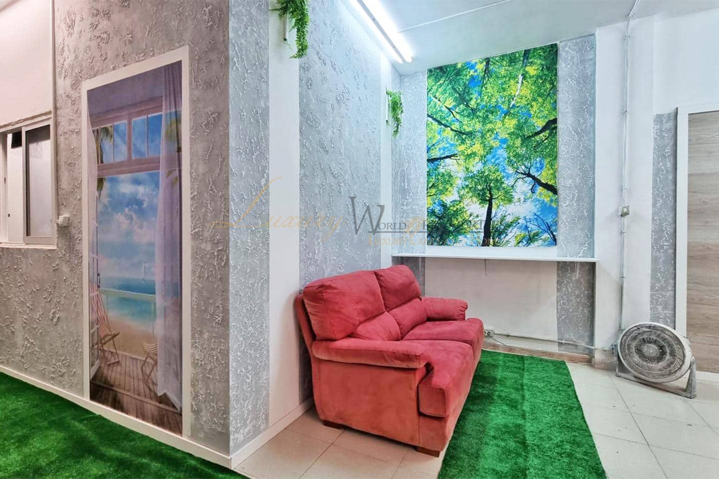 3 bedroom Business for sale in Los Cristianos - € 185,000 (Ref: 9883564)