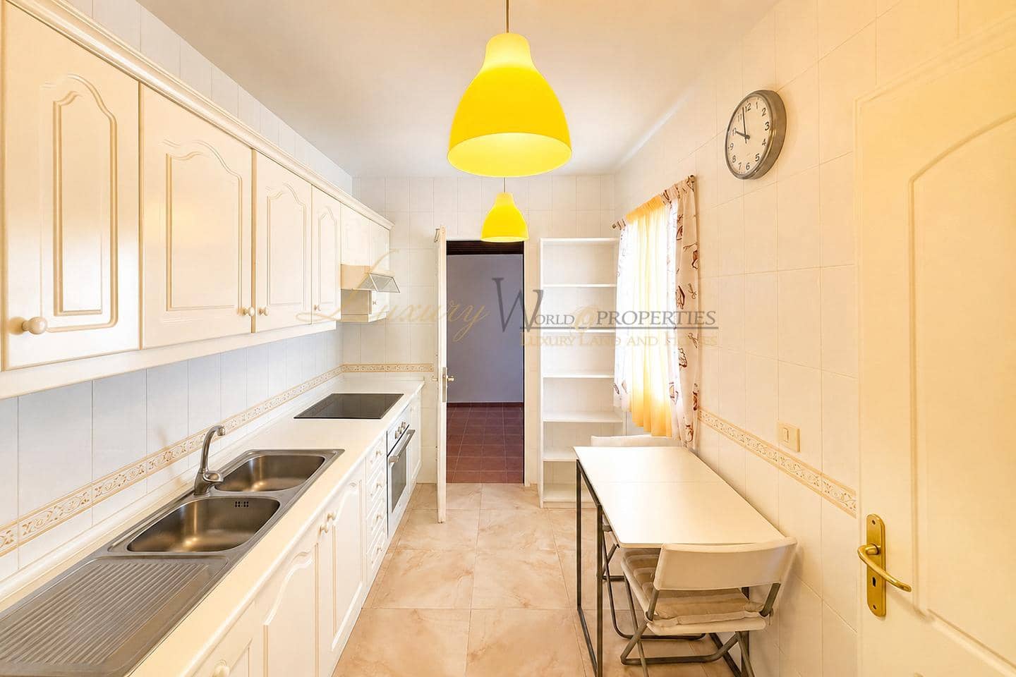3 soveværelse Villa til salg i Costa Adeje med swimmingpool garage - € 455.000 (Ref: 9883565)