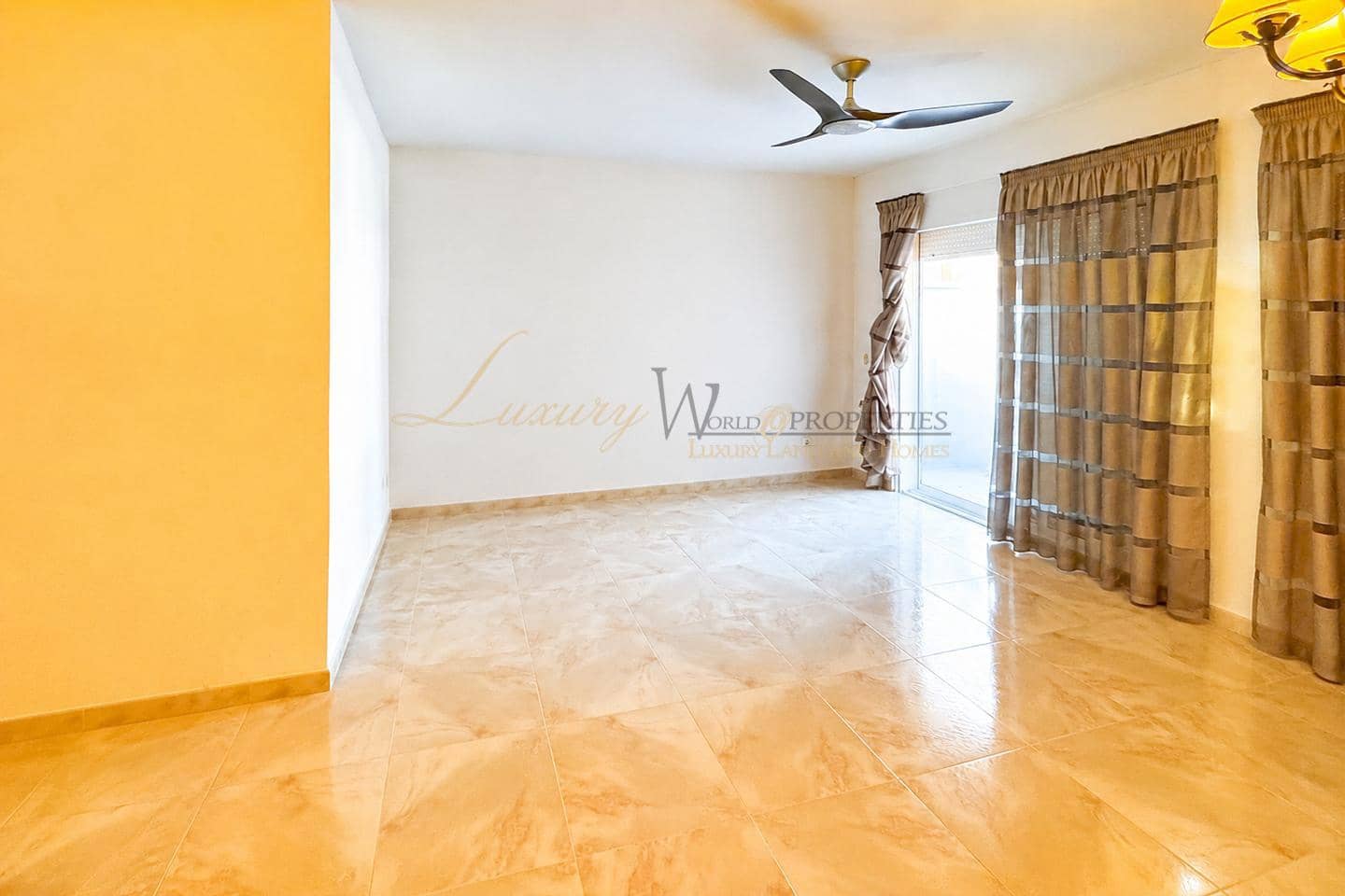 3 soveværelse Villa til salg i Costa Adeje med swimmingpool garage - € 455.000 (Ref: 9883565)