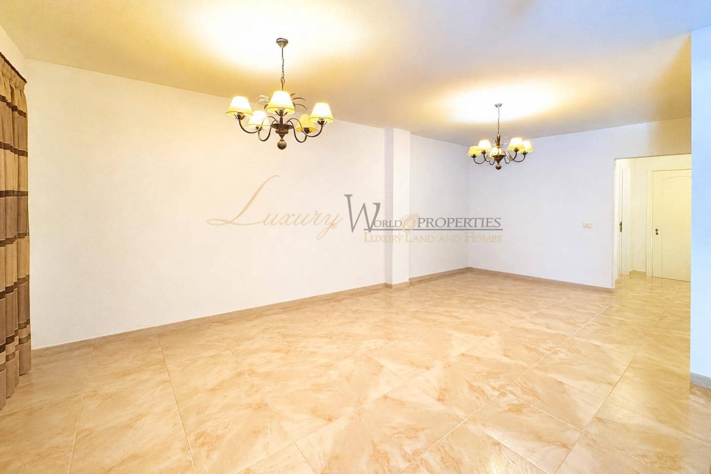 3 soveværelse Villa til salg i Costa Adeje med swimmingpool garage - € 455.000 (Ref: 9883565)