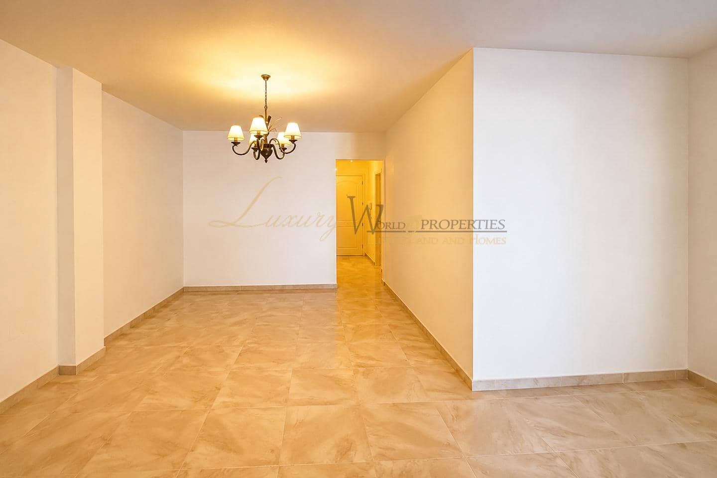 3 soveværelse Villa til salg i Costa Adeje med swimmingpool garage - € 455.000 (Ref: 9883565)
