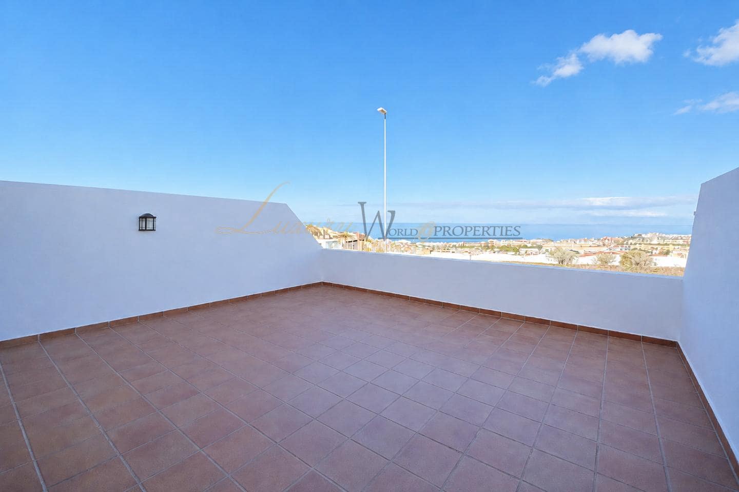 3 soveværelse Villa til salg i Costa Adeje med swimmingpool garage - € 455.000 (Ref: 9883565)