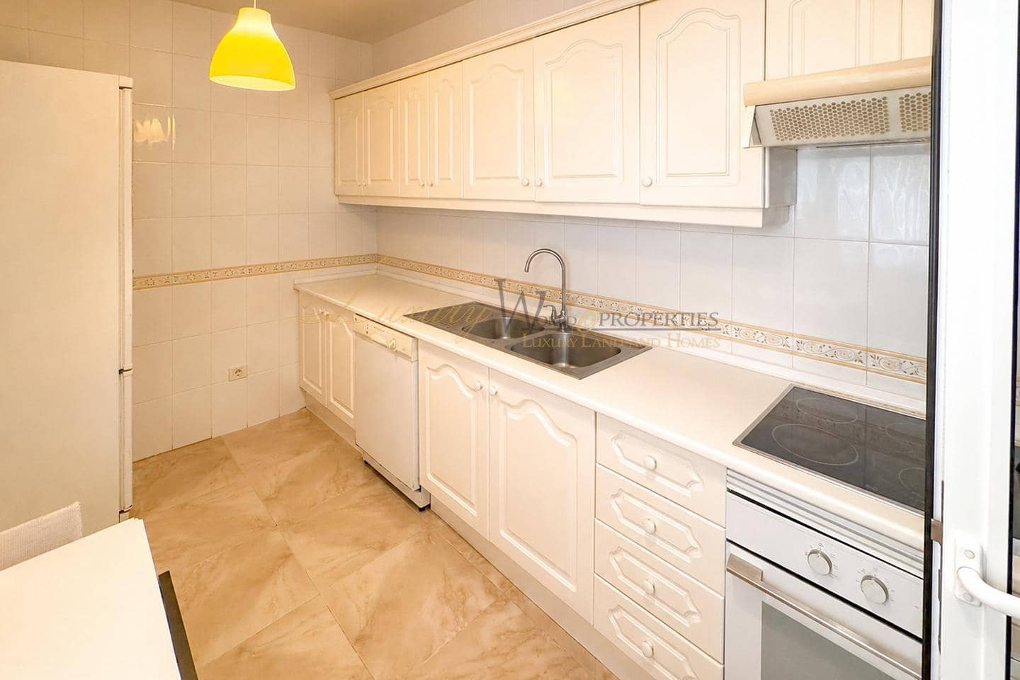 3 soveværelse Villa til salg i Costa Adeje med swimmingpool garage - € 455.000 (Ref: 9883565)