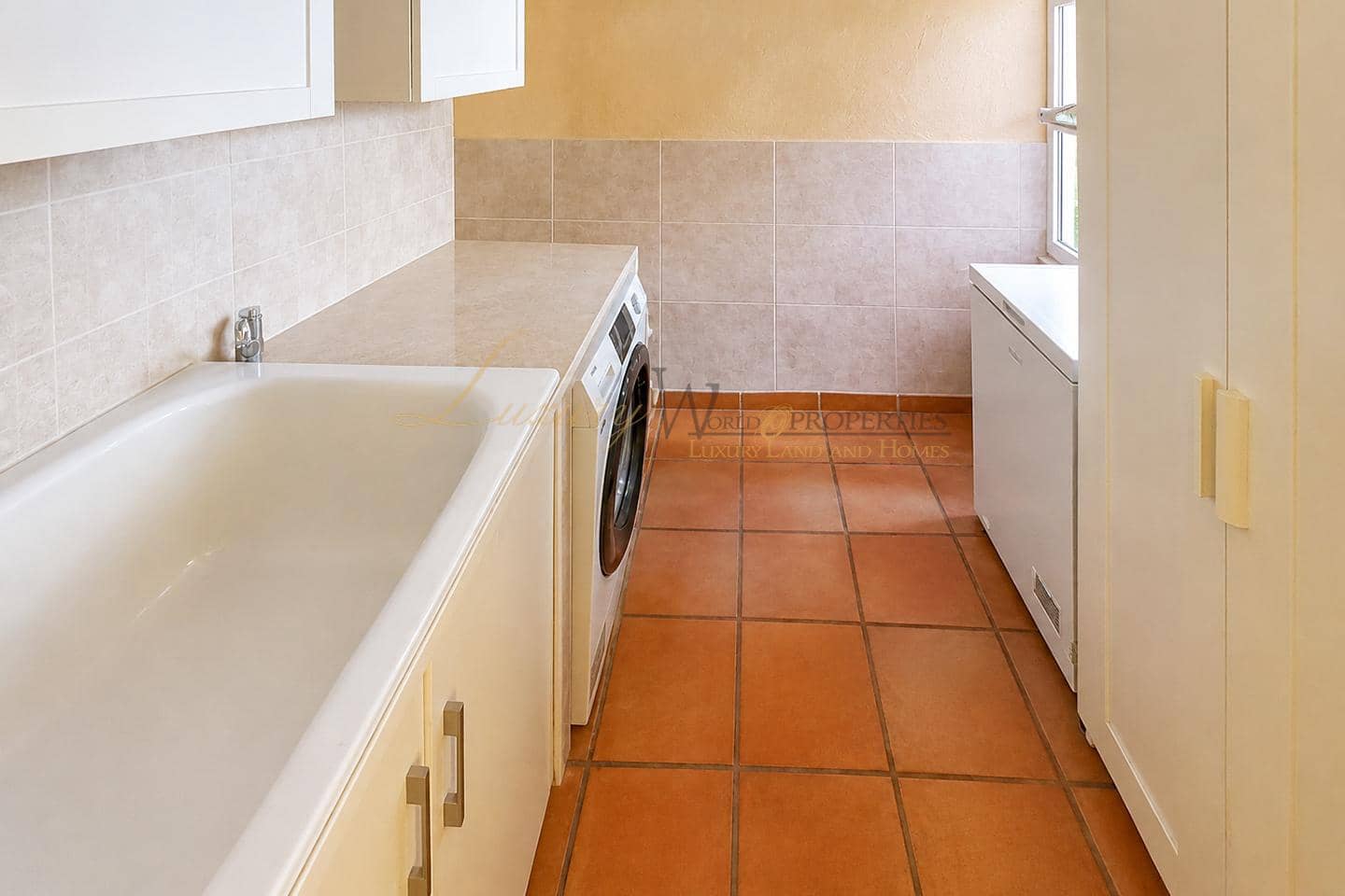 3 soveværelse Villa til salg i Costa Adeje med swimmingpool garage - € 455.000 (Ref: 9883565)