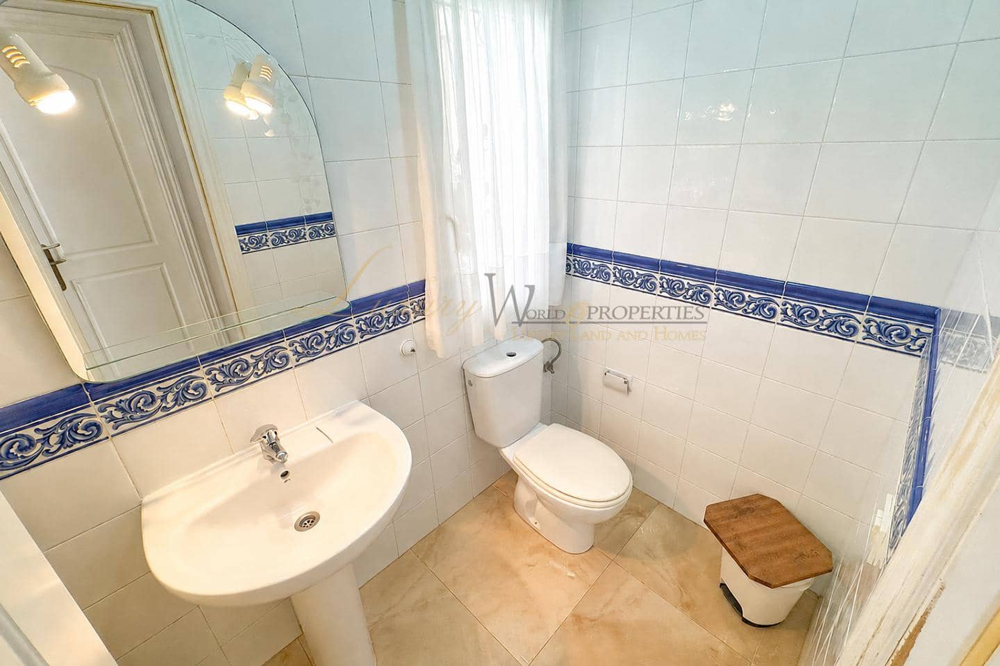 3 soveværelse Villa til salg i Costa Adeje med swimmingpool garage - € 455.000 (Ref: 9883565)