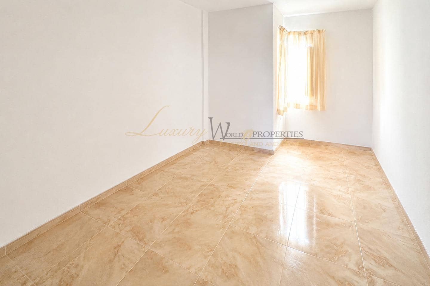 3 soveværelse Villa til salg i Costa Adeje med swimmingpool garage - € 455.000 (Ref: 9883565)
