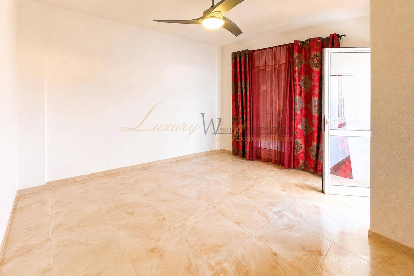 3 soveværelse Villa til salg i Costa Adeje med swimmingpool garage - € 455.000 (Ref: 9883565)