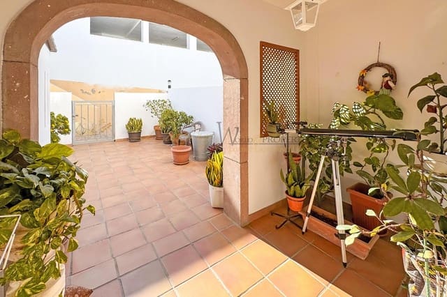 3 chambre Villa/Maison à vendre à Playa de Fañabé Alto, Adeje avec piscine garage - 455 000 € (Ref: 9883565)