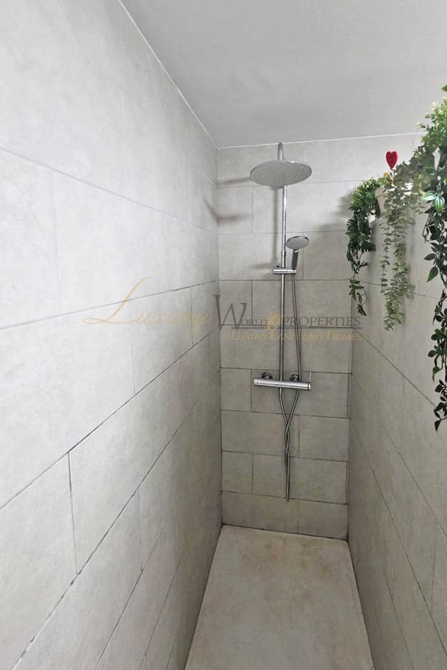 3 sypialnia Mieszkanie na sprzedaż w Playa San Juan z basenem garażem - 445 000 € (Ref: 9893199)