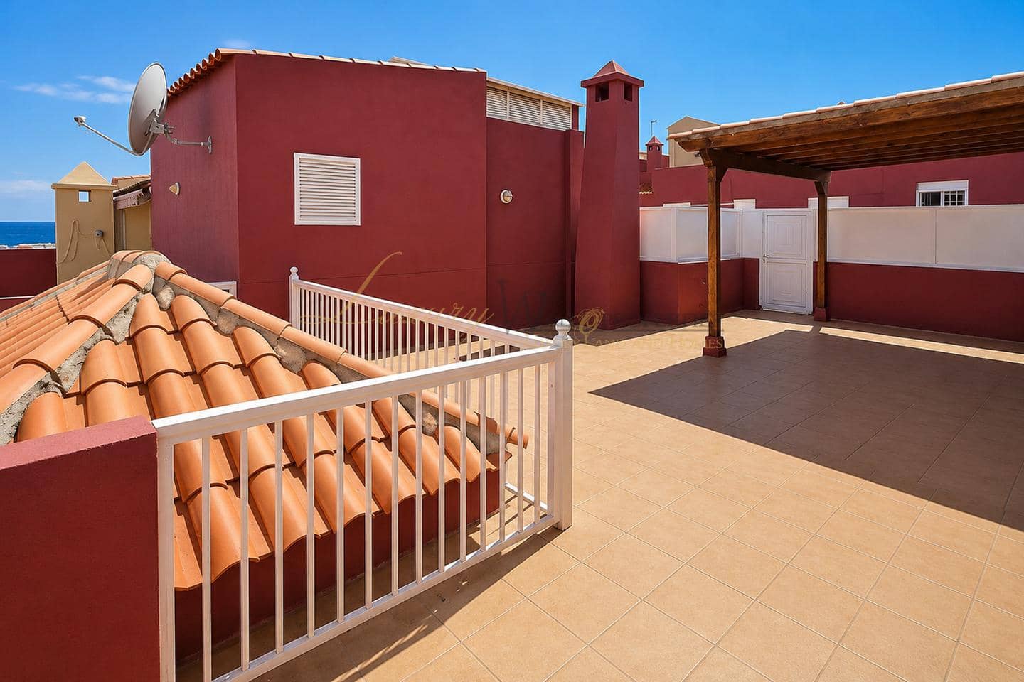 3 sypialnia Mieszkanie na sprzedaż w Playa San Juan z basenem garażem - 445 000 € (Ref: 9893199)