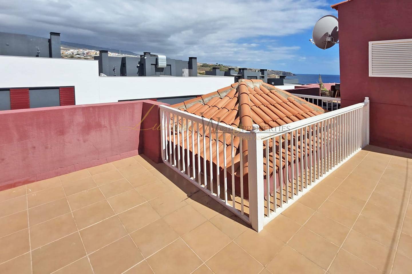 3 sypialnia Mieszkanie na sprzedaż w Playa San Juan z basenem garażem - 445 000 € (Ref: 9893199)