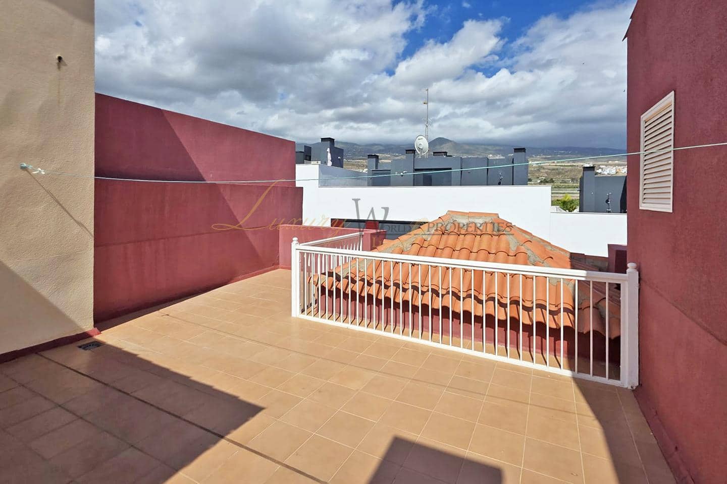 3 sypialnia Mieszkanie na sprzedaż w Playa San Juan z basenem garażem - 445 000 € (Ref: 9893199)