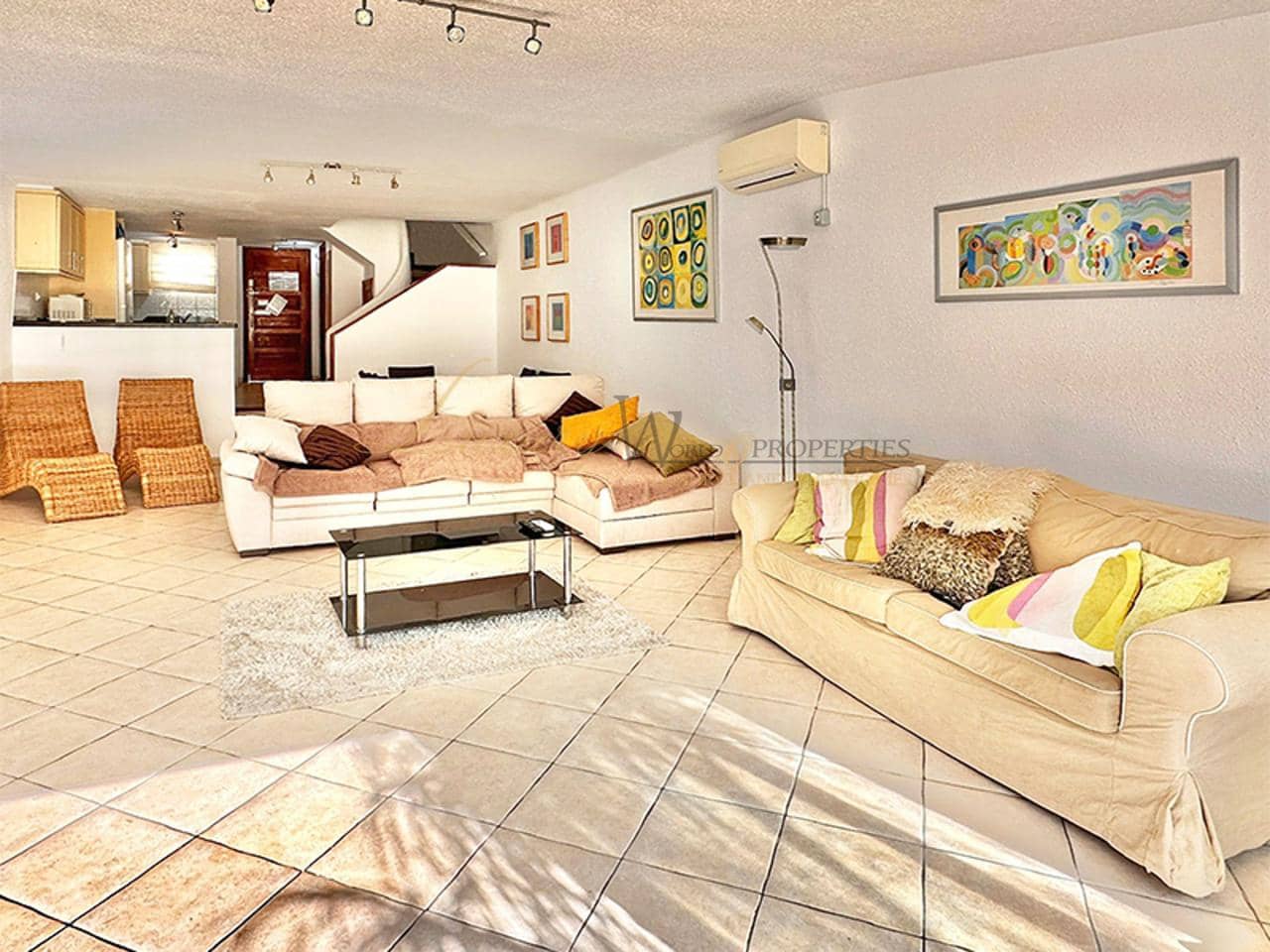 2 soveværelse Villa til salg i Playa de las Americas med swimmingpool - € 795.000 (Ref: 9909720)