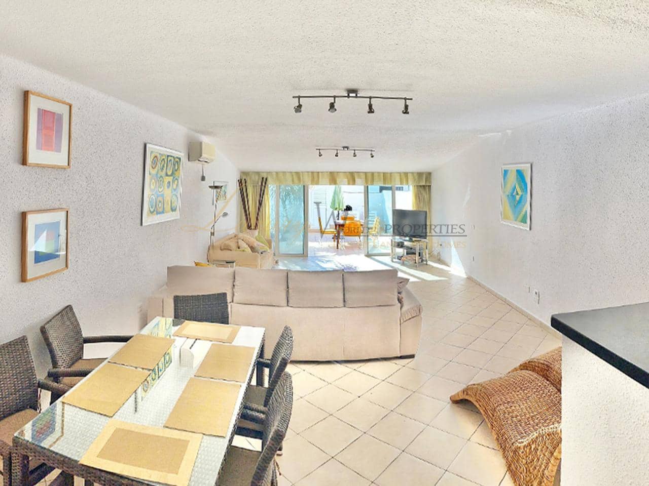 2 soveværelse Villa til salg i Playa de las Americas med swimmingpool - € 795.000 (Ref: 9909720)