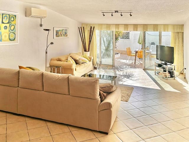 2 soveværelse Villa til salg i Playa de las Americas, Arona - € 795.000 (Ref: 9909720)
