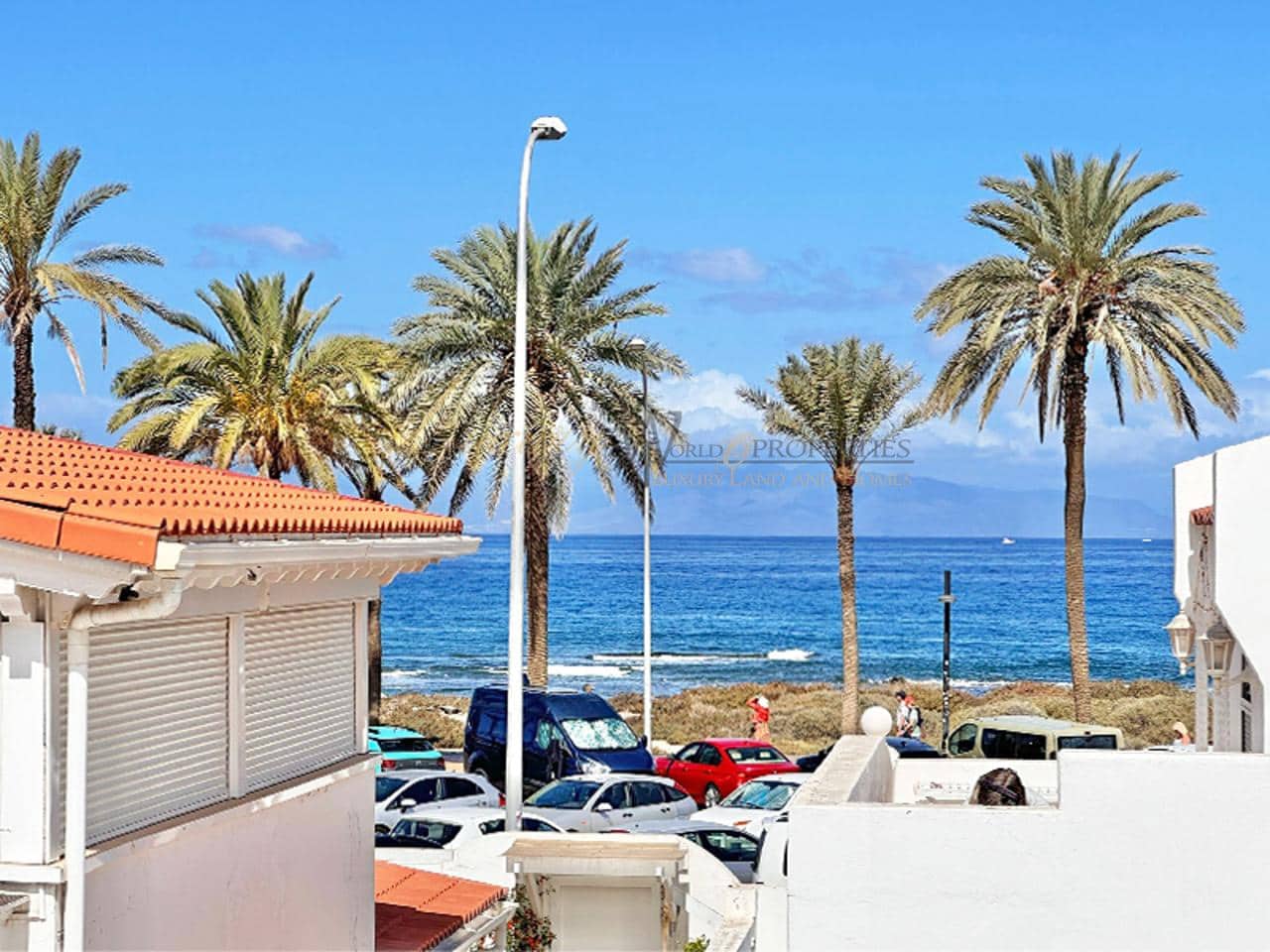 2 soveværelse Villa til salg i Playa de las Americas med swimmingpool - € 795.000 (Ref: 9909720)