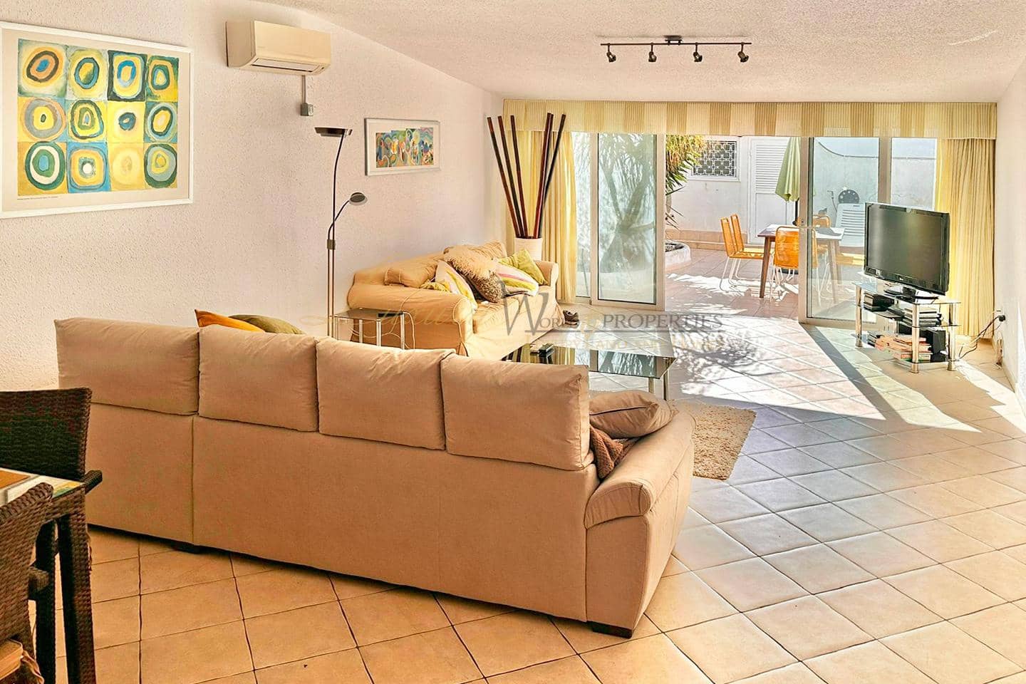 2 bedroom Villa for sale in Playa de las Americas with pool - € 795,000 (Ref: 9909720)