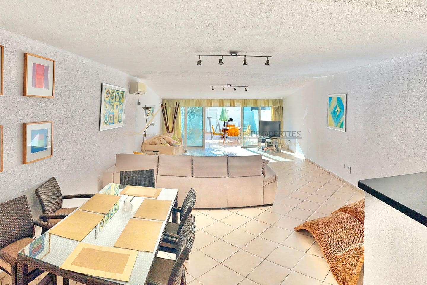 2 bedroom Villa for sale in Playa de las Americas with pool - € 795,000 (Ref: 9909720)