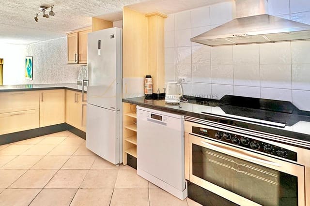 2 quarto Moradia para venda em Playa de las Americas, Arona com piscina - 795 000 € (Ref: 9909720)