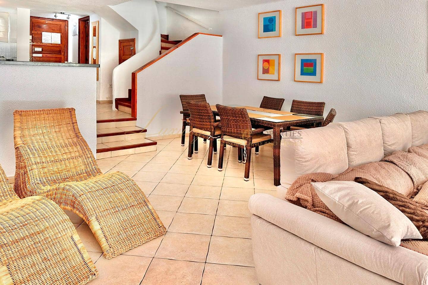 2 bedroom Villa for sale in Playa de las Americas with pool - € 795,000 (Ref: 9909720)